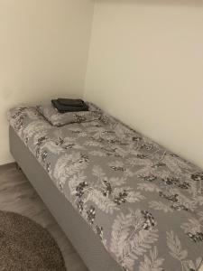 Moderni yksiƶ, omalla autopaikalla