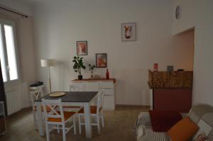 Laura ,Cœur de ville, port et plages la Ciotat