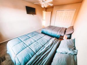 Hot Tub, King Beds, Pet Friendly Close to I25