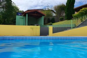Chácara com piscina aquecida- Perdões