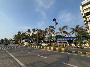 Sea-Front 1-BHK at CarterRoad