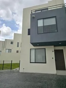 Residencia a 10 minutos del centro, 2 hab, alberca - Miranda