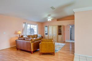 Hike, Boat, Golf and Unwind Lake Havasu City Home!