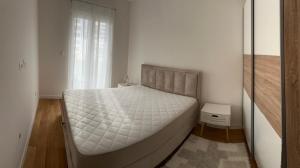 Stylish one bedroom apartment Central Point with -GARAGE 5 EUR PER DAY