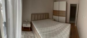 Stylish one bedroom apartment Central Point with -GARAGE 5 EUR PER DAY