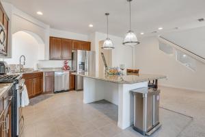 10 Mi to The Strip Spacious Extended Vegas Stay!