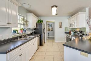 Pet-Friendly PCB Home with Hot Tub, Near Beaches!