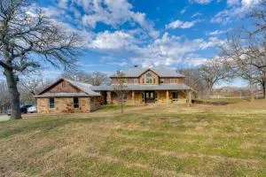 6 Mi to Lewisville Lake Spacious Ranch Home - Aubrey
