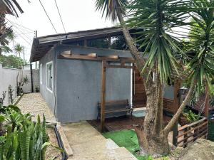 Casa com ar condicionado, garagem, pátio aceita pet