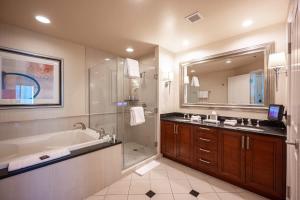 No Resort Fee Strip View Suite + Free Valet+ Pool