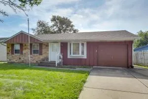 Glendale Heights Home with Office and Backyard! - Addison