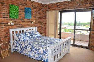 Seaview Townhouse 2 - Bring your own linen.