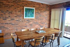 Seaview Townhouse 2 - Bring your own linen.