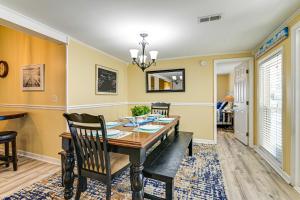 Walk to Ocean Lovely Myrtle Beach Getaway!