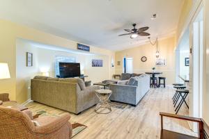 Walk to Ocean Lovely Myrtle Beach Getaway!