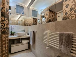 Hidden Gem with Private Gardin - Spacious 2BR