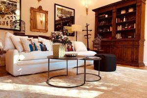 Hidden Gem with Private Gardin - Spacious 2BR