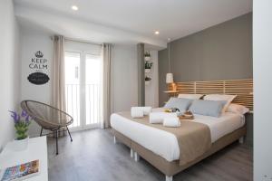 SingularStays Mercado Central