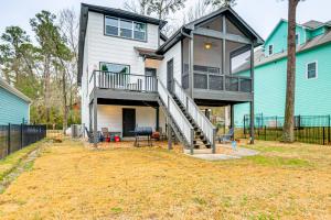 Less Than 1 Mi to Boat Ramp Waterfront Lake Conroe Home!