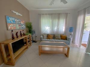 Gorgeous apartment steps to Playa Punta Popy