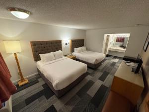  Standard Queen Room with Two Queen Beds, Pet-Friendly  room in Wayside Motor Inn