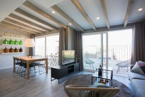 SingularStays Mercado Central