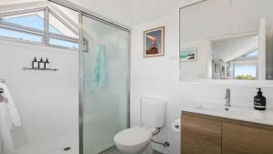 Beautiful Ocean Views and Only Moments To Copacabana Beach