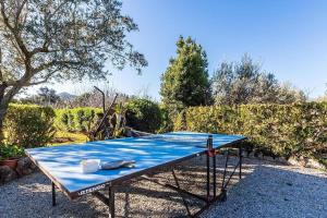 Two-bedroom house with country views by Renthousing