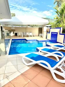 Luxury House on Clifton Beach with Heated Saltwater Swimming Pool