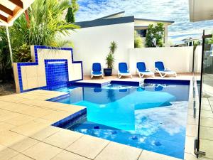 Luxury House on Clifton Beach with Heated Saltwater Swimming Pool