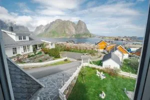 Sakrisøy Gjestegård - Manor House in Sakrisøy - Solbakken anno 1880 - 雷讷