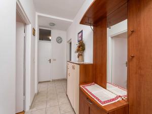 Apartment Marisol - One Bedroom Apartment with Balcony and Sea View