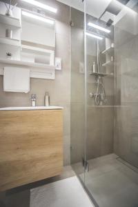 Modern, designer studio in vibrant Budapest Soho