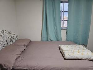 The Sample Rd Retreats