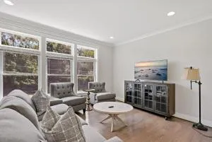 The Ultimate Luxury Home with Jacuzzi & Garage - فولز تشيرش