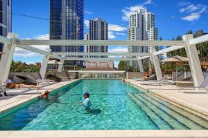 Broadbeach oceanview apartment Level 26 with carpark - 4 mins walk to the beach