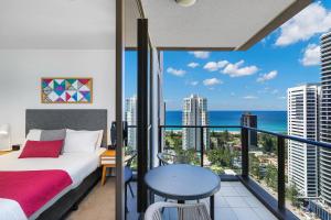 Broadbeach oceanview apartment Level 26 with carpark - 4 mins walk to the beach
