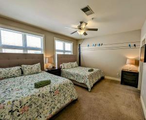 The Celebrity - Free Parking Central Vanderbilt