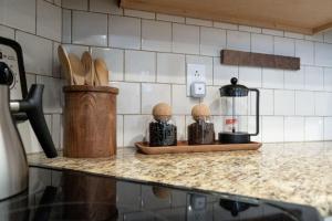 The Celebrity - Free Parking Central Vanderbilt