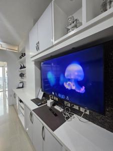 White House Staycation by Trixie Datiles