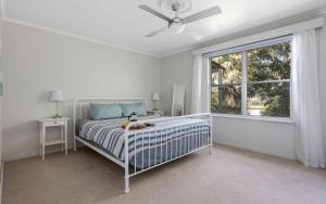 Seaside Escape - 4 Brittain St, Port Elliot