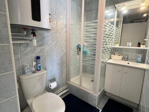 Appartements Charmant 2 pieces a 2 pas de la plage avec loggia - tout confort - FR-1-712-9 : photos des chambres