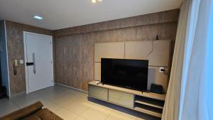 64 - Conforto e Vista Mar 2 Quartos no Coração do Meireles