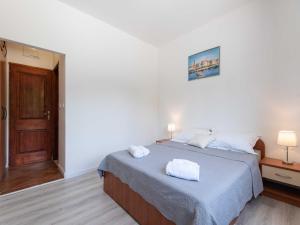 Apartments Azzurro- Three Bedroom Apartment with Terrace and Hot Tub Azzurro I-donji
