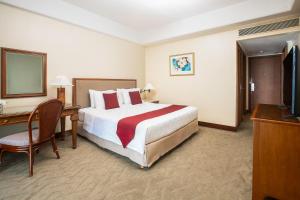 Aryaduta Lippo Village