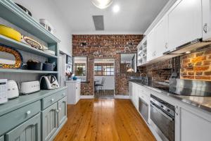 Secret River Cottage