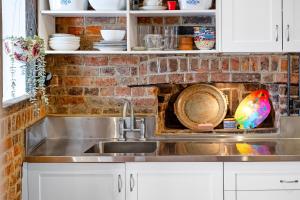 Secret River Cottage