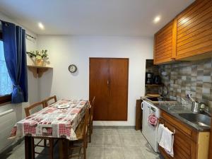 Appartement cosy 4 pers, centre Cernix, proche pistes, wifi, parking, animal admis - FR-1-733-164