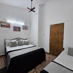 samreedani loge and stay