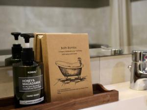 Stylish Luxury Penthouse with 3BR, Wifi, Gym, across Malls